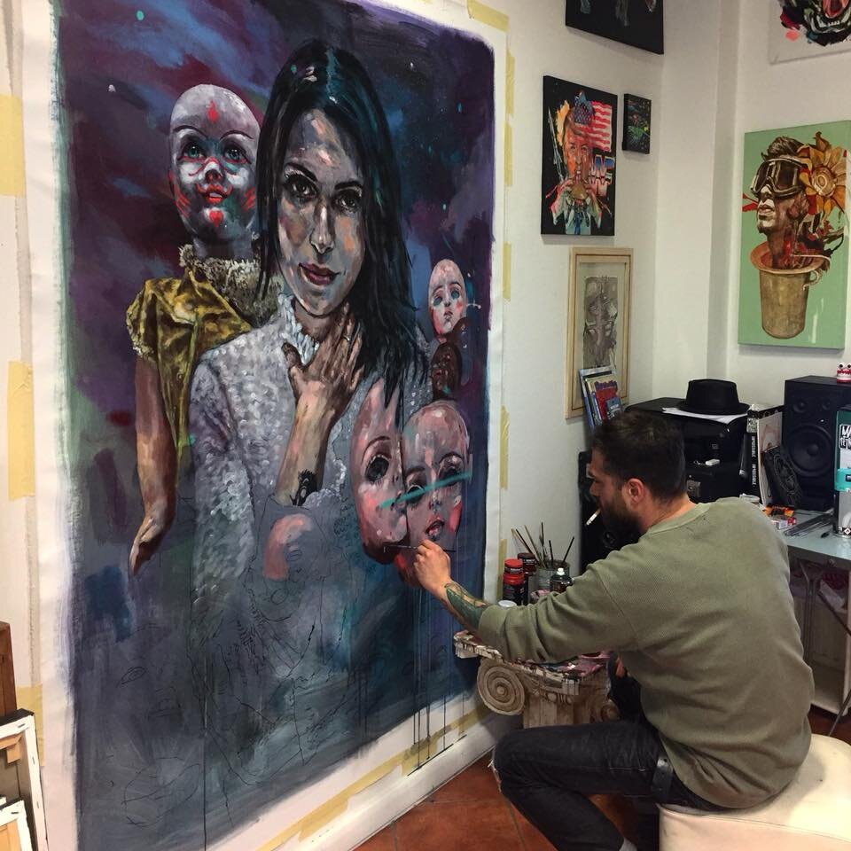 Work in progress del dipinto Dolls di Max Petrone in studio