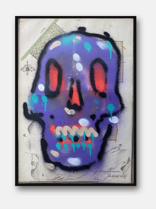 Skulls #6 di Max Petrone — teschio viola spray su carta, opera unica incorniciata